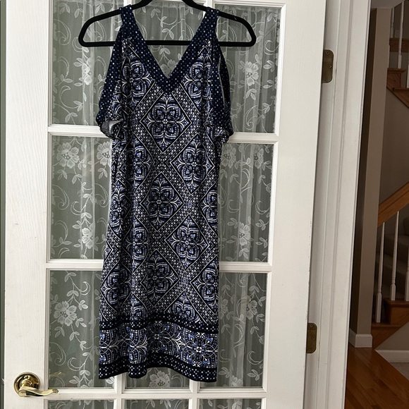 White House, black market, blue and white abstract summer dress - Picture 3 of 3